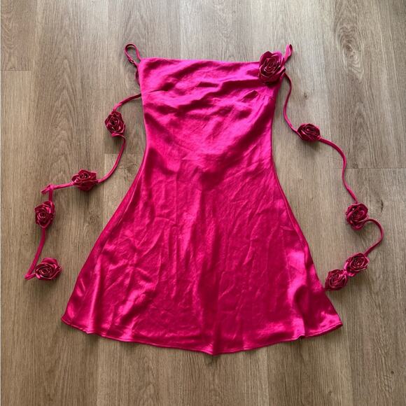 elliatt zinnia pink 3d floral accent cowl neck satin mini dress size XXS NEW